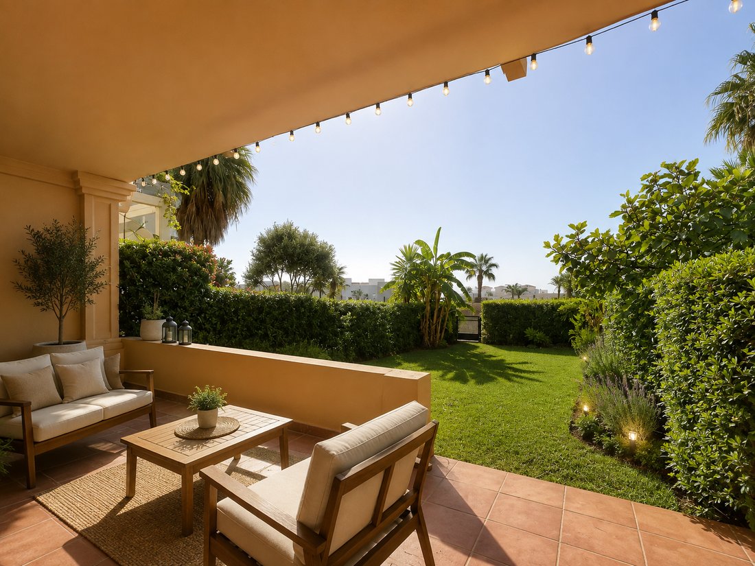 Townhouse in Buenas Noches, Estepona, Spain 1 - 18693276