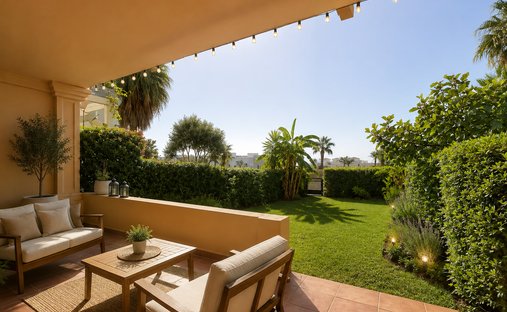 Townhouse in Buenas Noches, Estepona, Spain 1