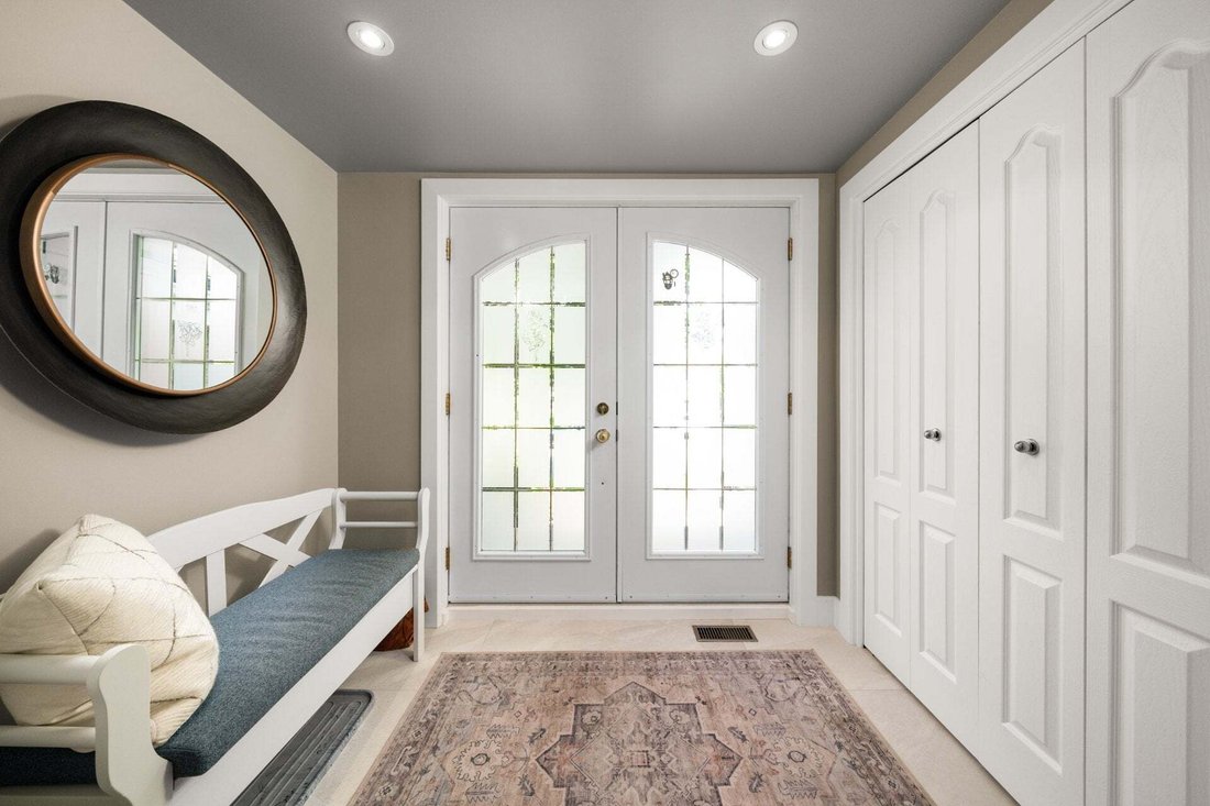 House in Kirkland, Quebec, Canada 2 - 18693184