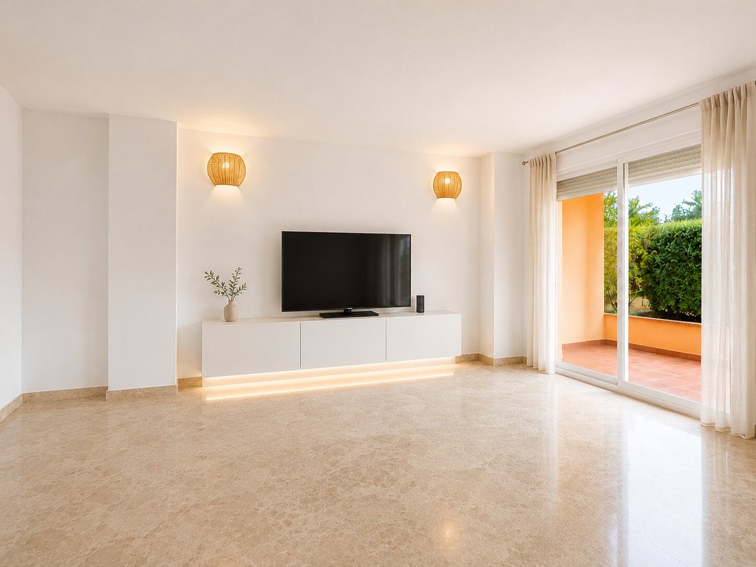 Townhouse in Buenas Noches, Estepona, Spain 3 - 18693276