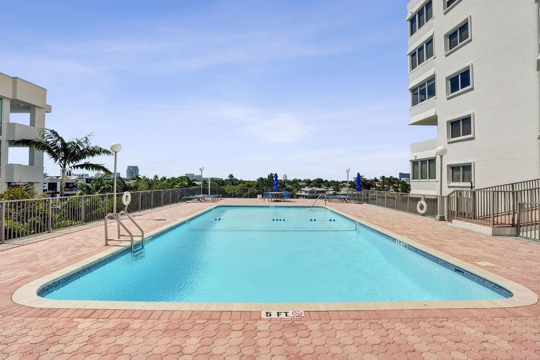 Condo in Fort Lauderdale, Florida, United States 5 - 18693189