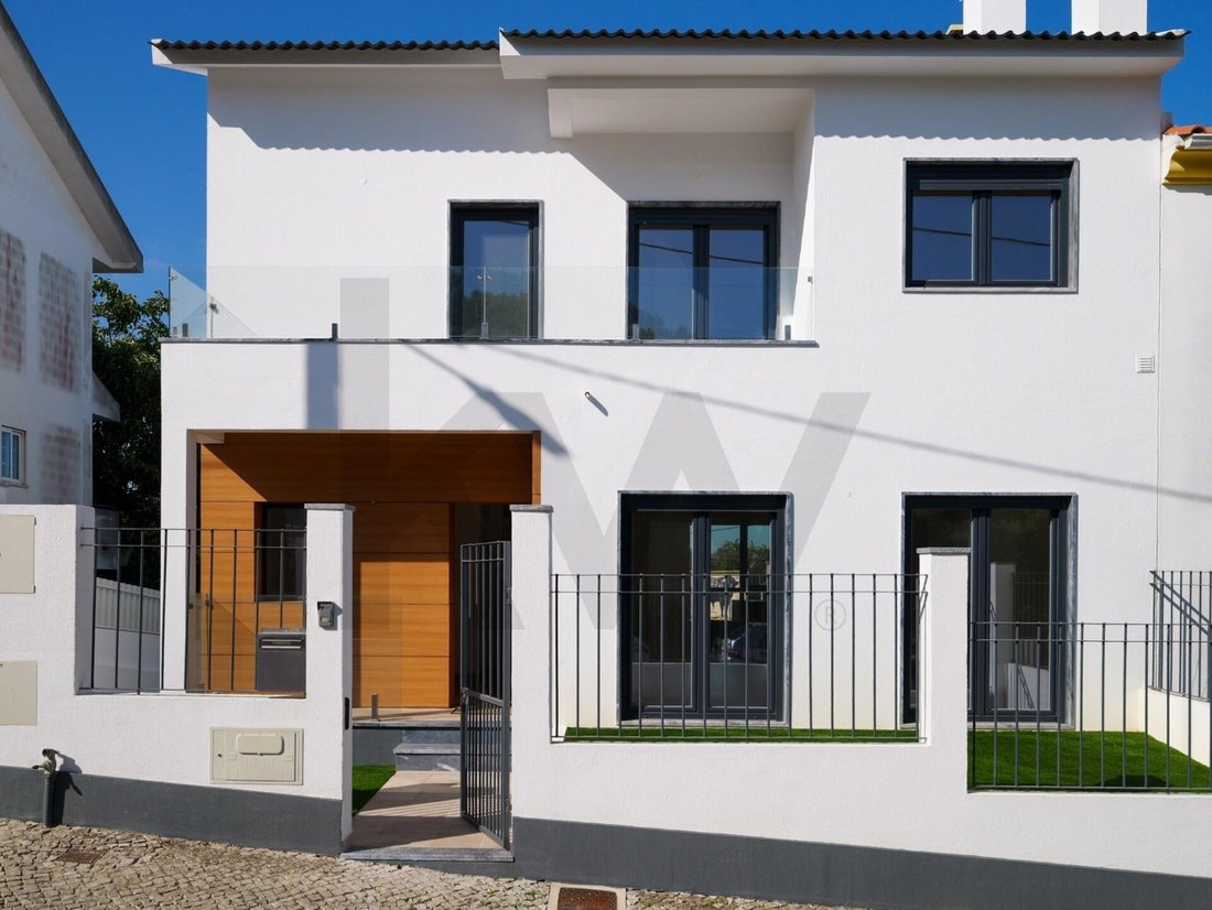 Townhouse in Amora, Setubal, Portugal 1 - 18693347