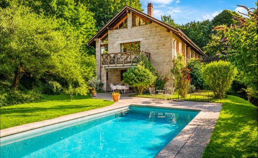 House in Rolle, Vaud, Switzerland 1