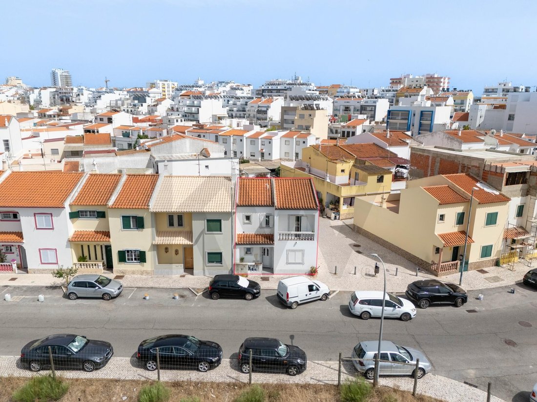 Townhouse in Monte Gordo, Algarve, Portugal 1 - 18693348