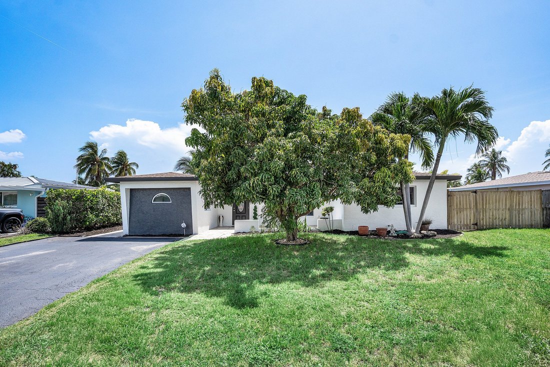 Pompano Beach, Florida, United States 5 - 18693634