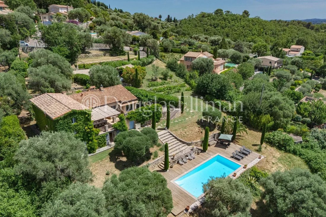 Villa à Châteauneuf-Grasse, Provence-Alpes-Côte d'Azur, France 1 - 16255286