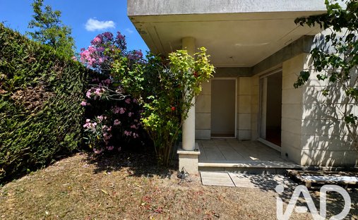 Apartment in Buzenval, Garches, France 1