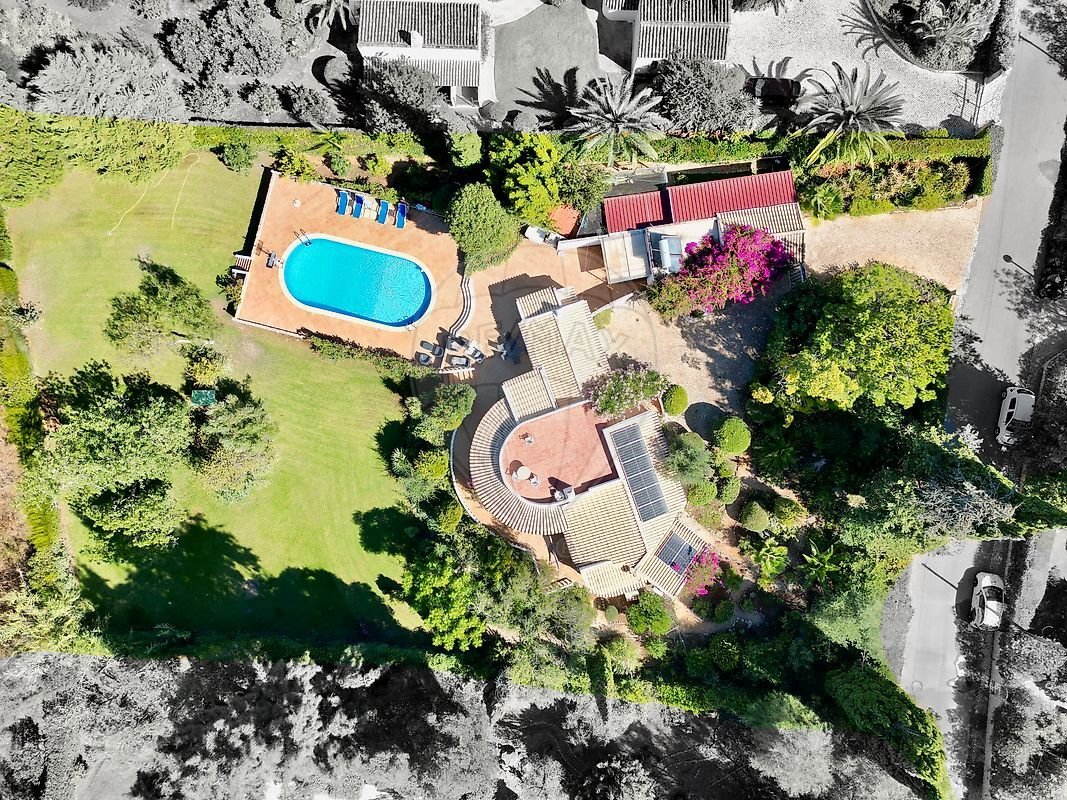 Villa in Mexilhoeira Grande, Algarve, Portugal 2 - 14757500