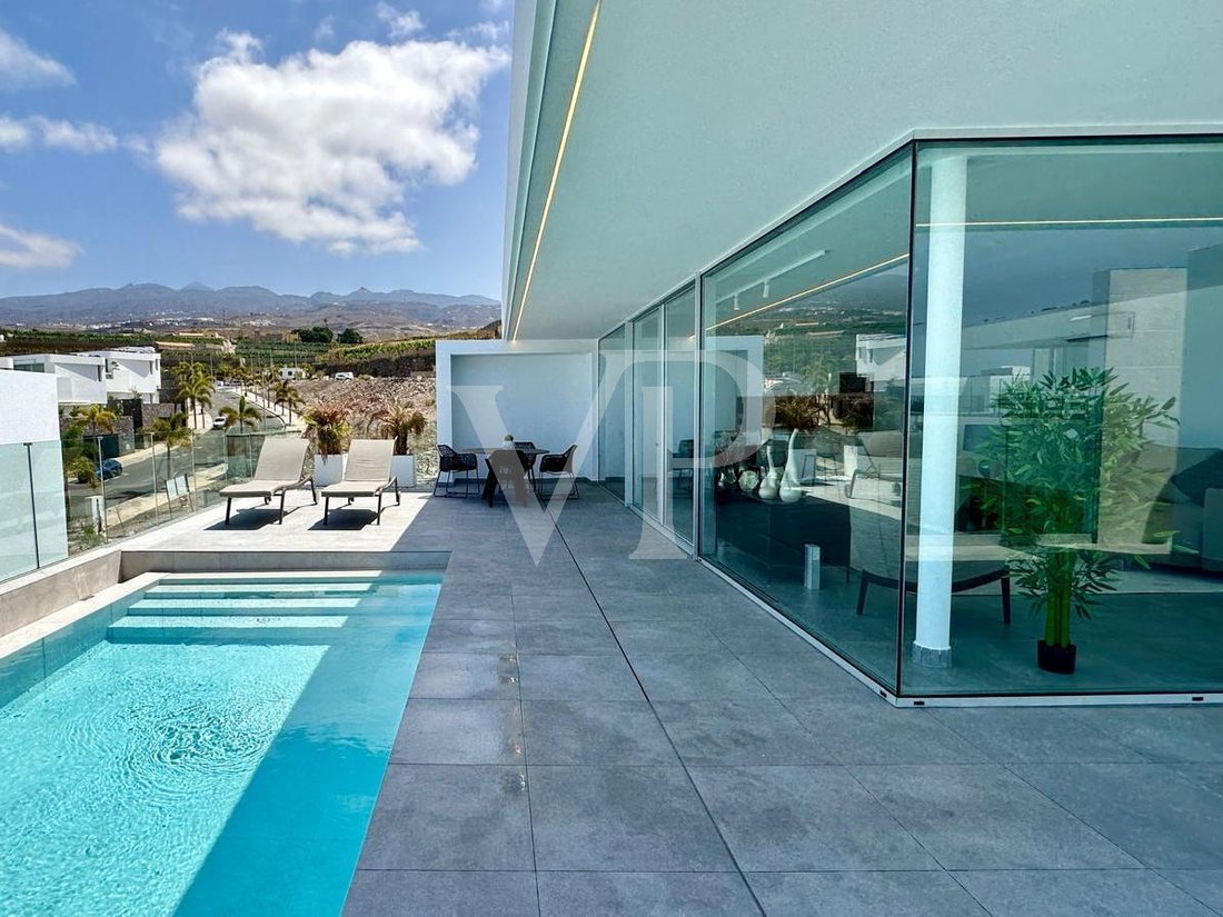 Villa in Callao Salvaje, Adeje, Canary Islands 3 - 18693607