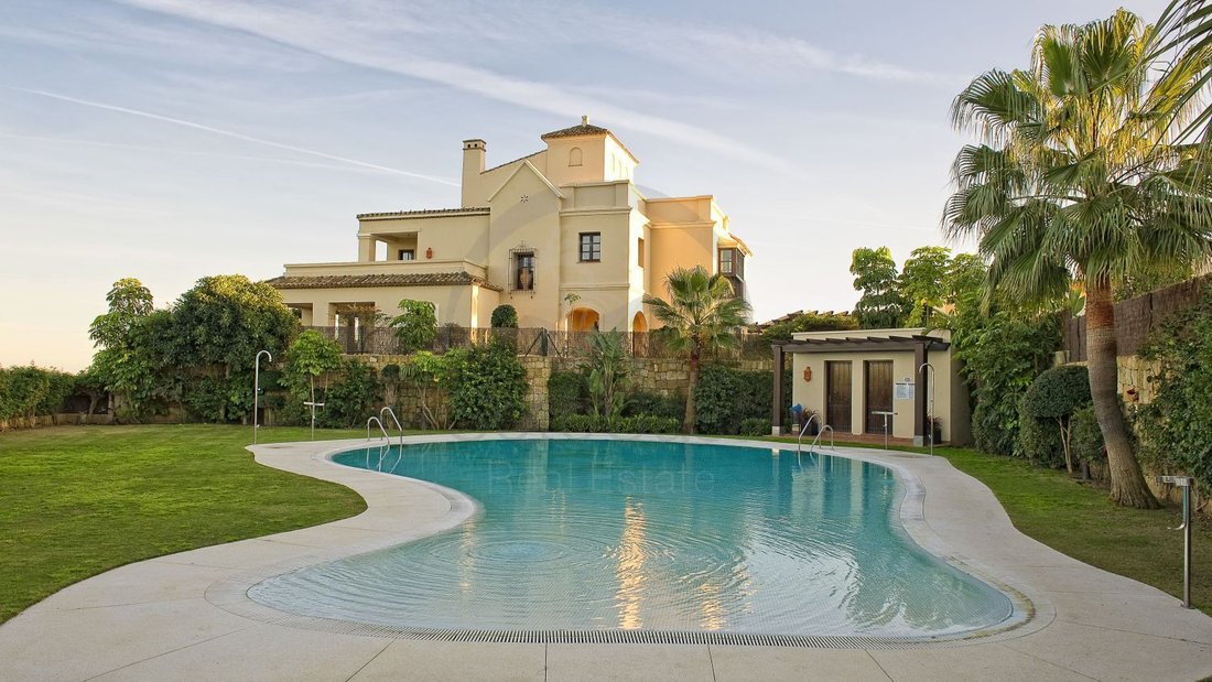 Chalet in Sotogrande, San Roque, Andalusia 1 - 18694004