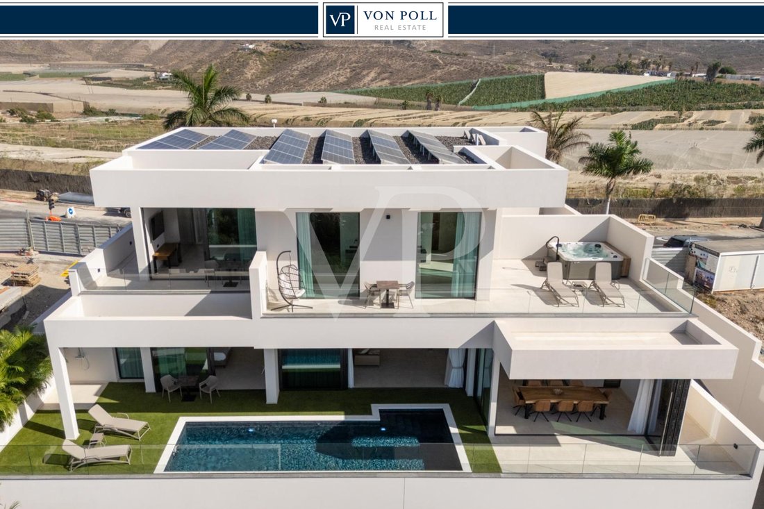 Villa in Costa Adeje, Adeje, Canary Islands 1 - 18694054