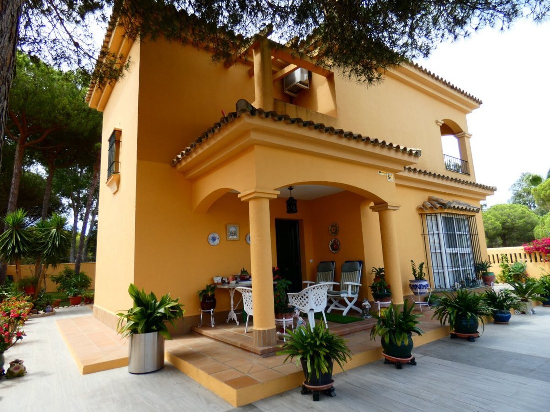 Chalet in Chiclana de la Frontera, Andalusia, Spain 4 - 18694028