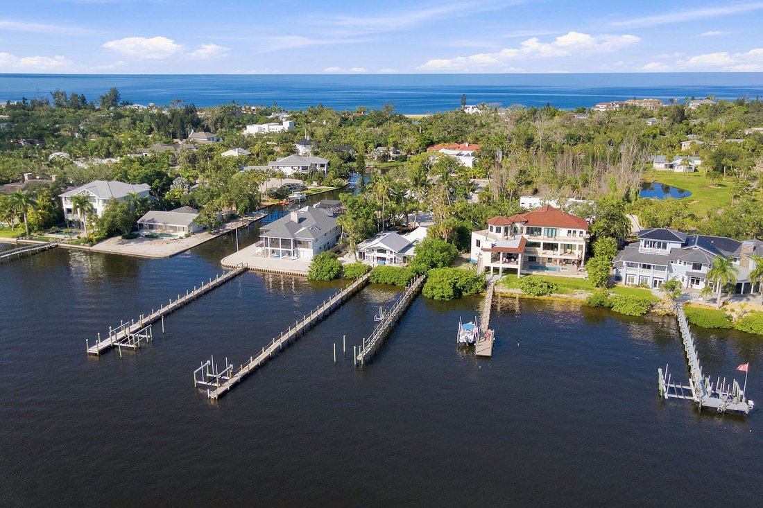 Siesta Key, Florida, United States 5 - 18694075