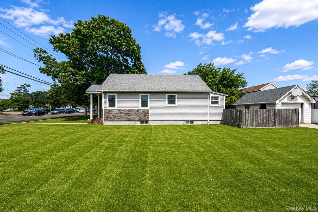 House in Lindenhurst, New York, United States 4 - 18694103