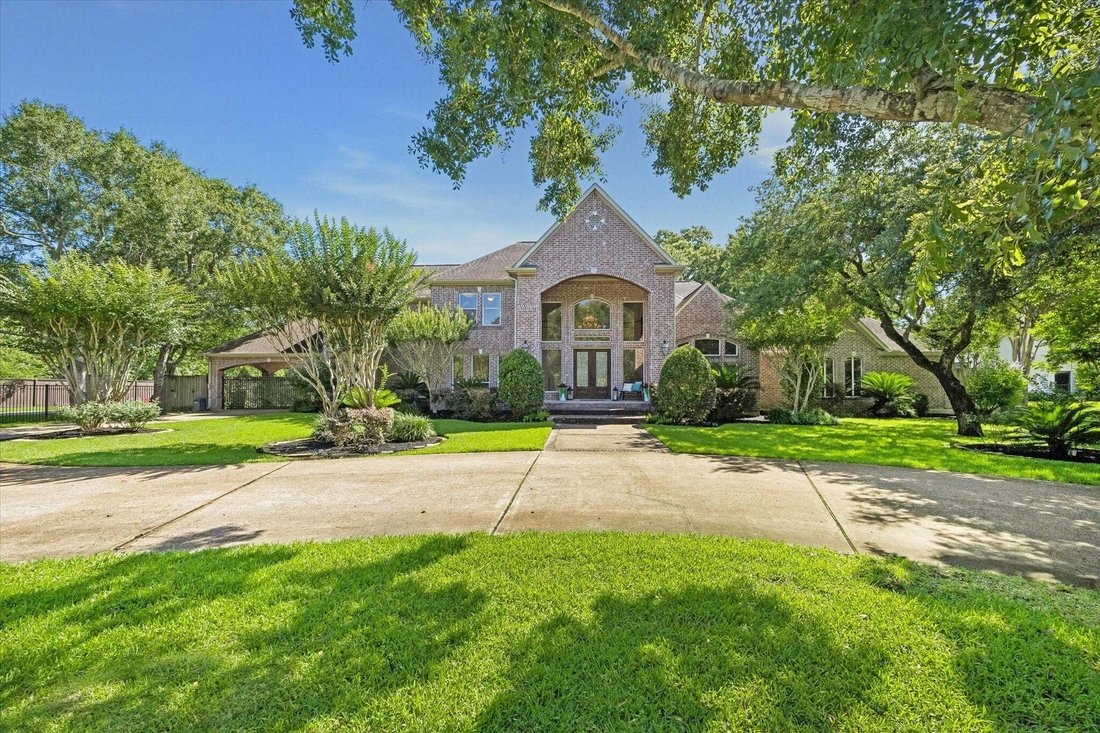 House in Friendswood, Texas, United States 4 - 18694109