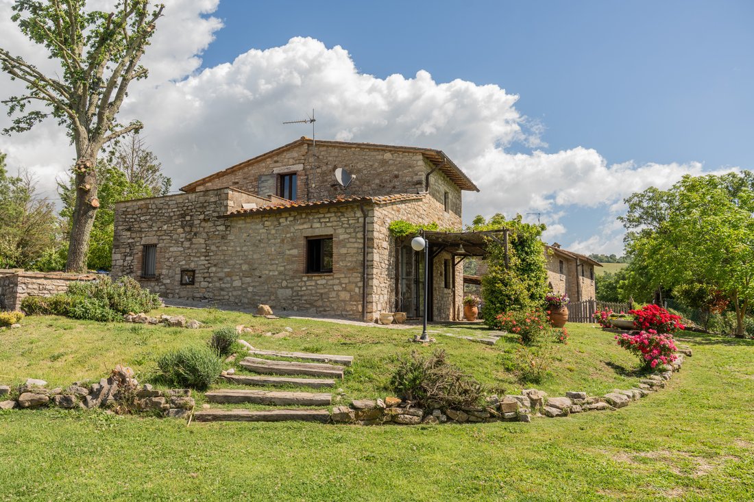 Country House in Todi, Umbria, Italy 5 - 18694209