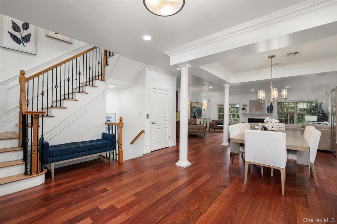 Condo in Woodbury, New York, United States 3 - 18694216
