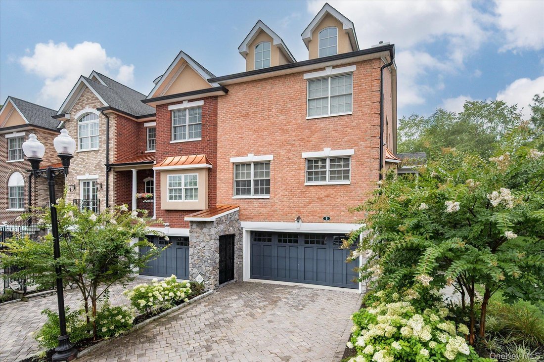 Condo in Woodbury, New York, United States 1 - 18694216