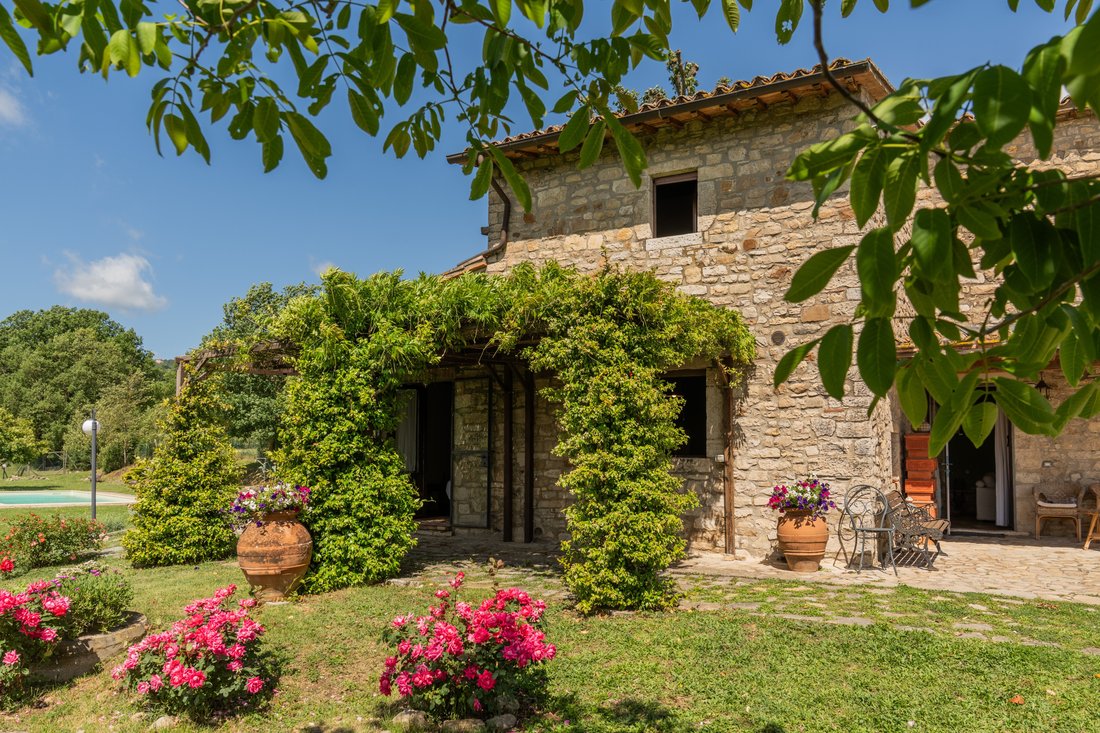 Country House in Todi, Umbria, Italy 4 - 18694209