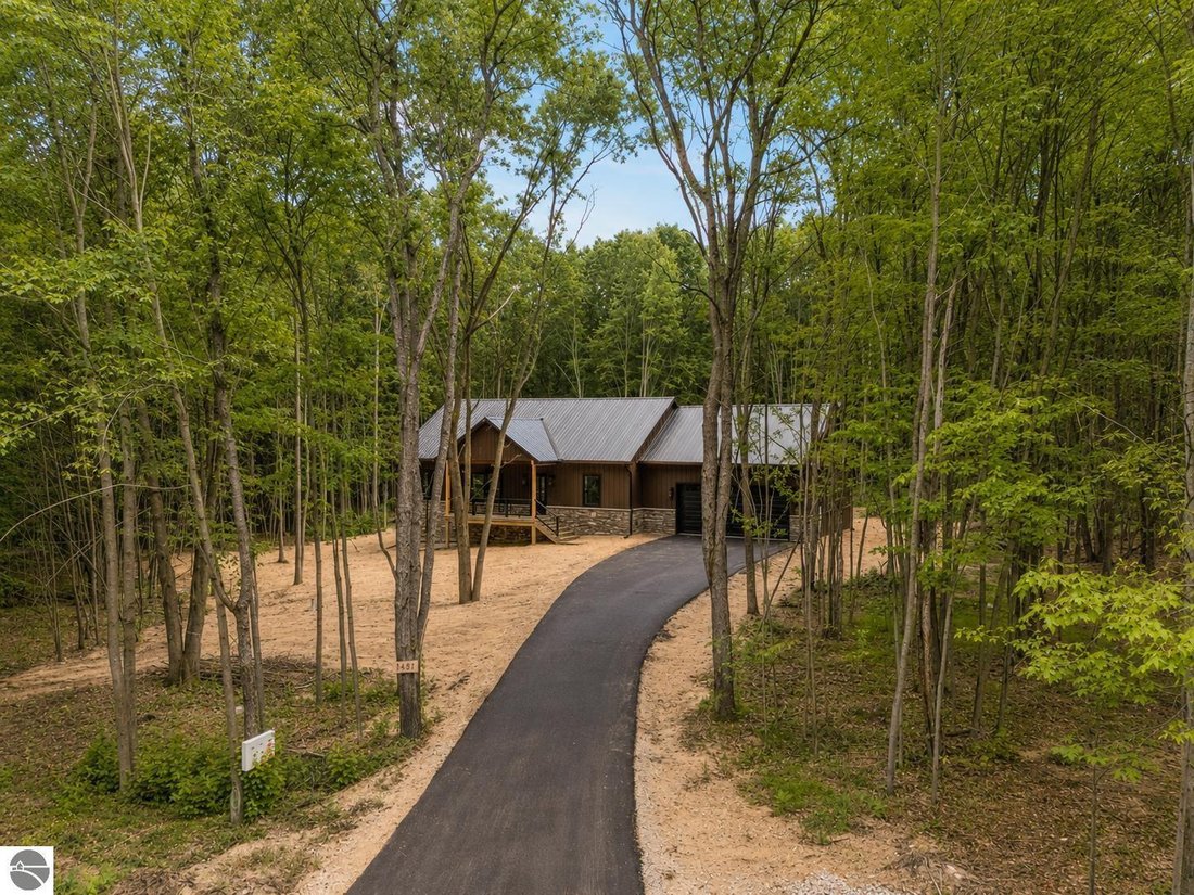 House in Lake City, Michigan, United States 3 - 18694490