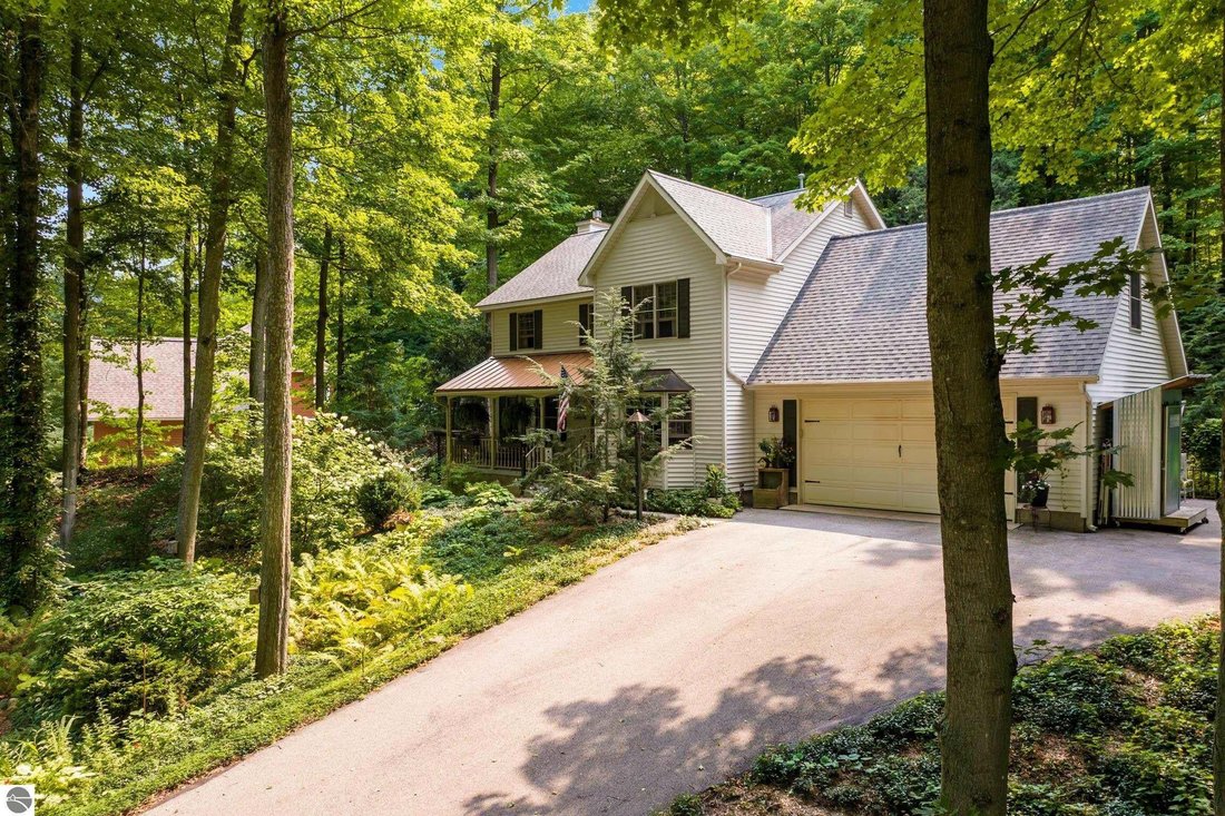 House in Garfield Township, Michigan, United States 4 - 18694487