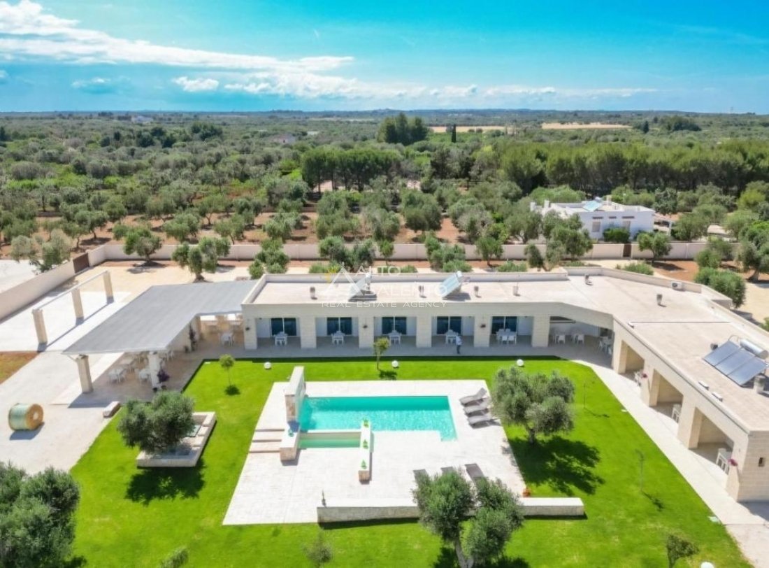 Estate in Carovigno, Apulia, Italy 1 - 18695494