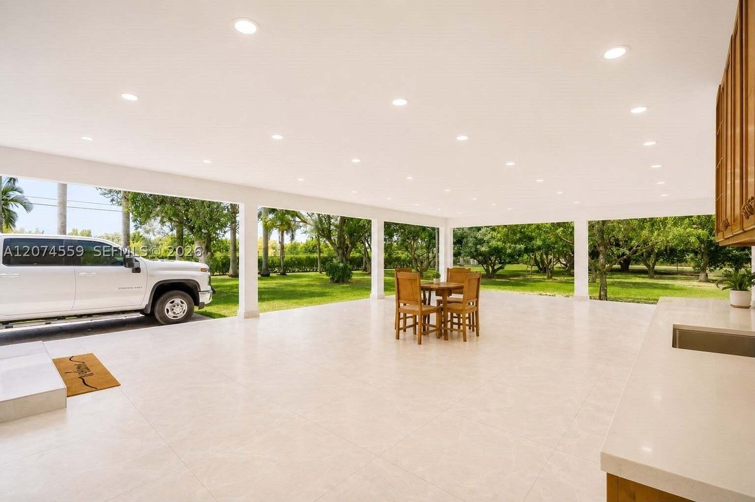 House in Miami, Florida, United States 4 - 18694610