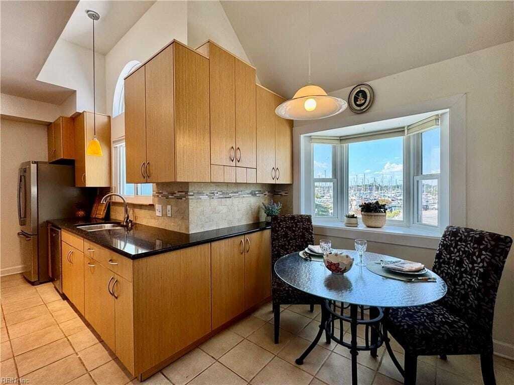 Condo in Norfolk, Virginia, United States 4 - 18694917
