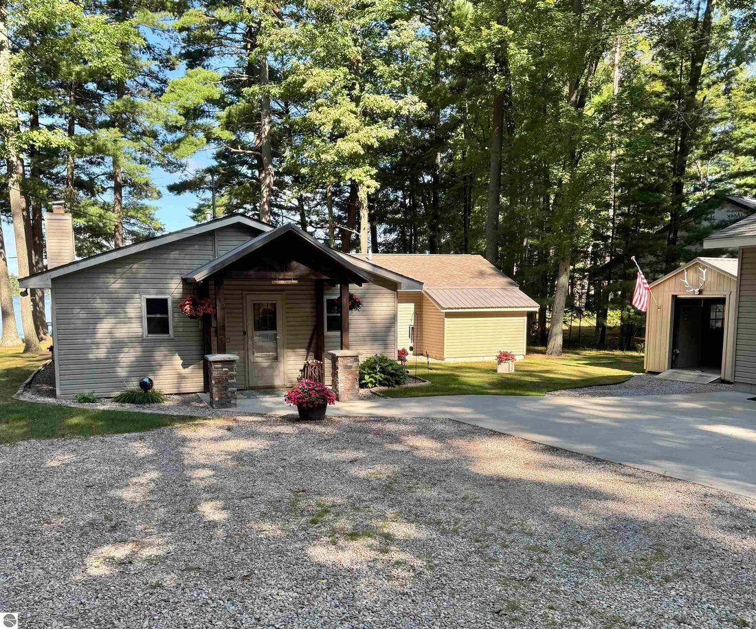 House in Lake City, Michigan, United States 3 - 18694509