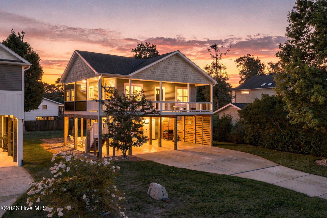 House in Oak Island, North Carolina, United States 2 - 18694905