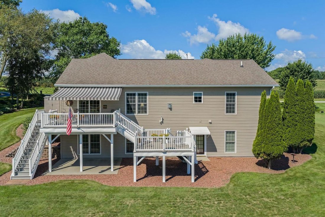 House in Reedsburg, Wisconsin, United States 4 - 18694353