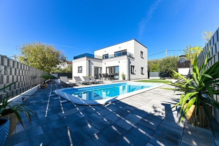 Villa in Kastel Novi, Split-Dalmatia County, Croatia 1 - 18695736