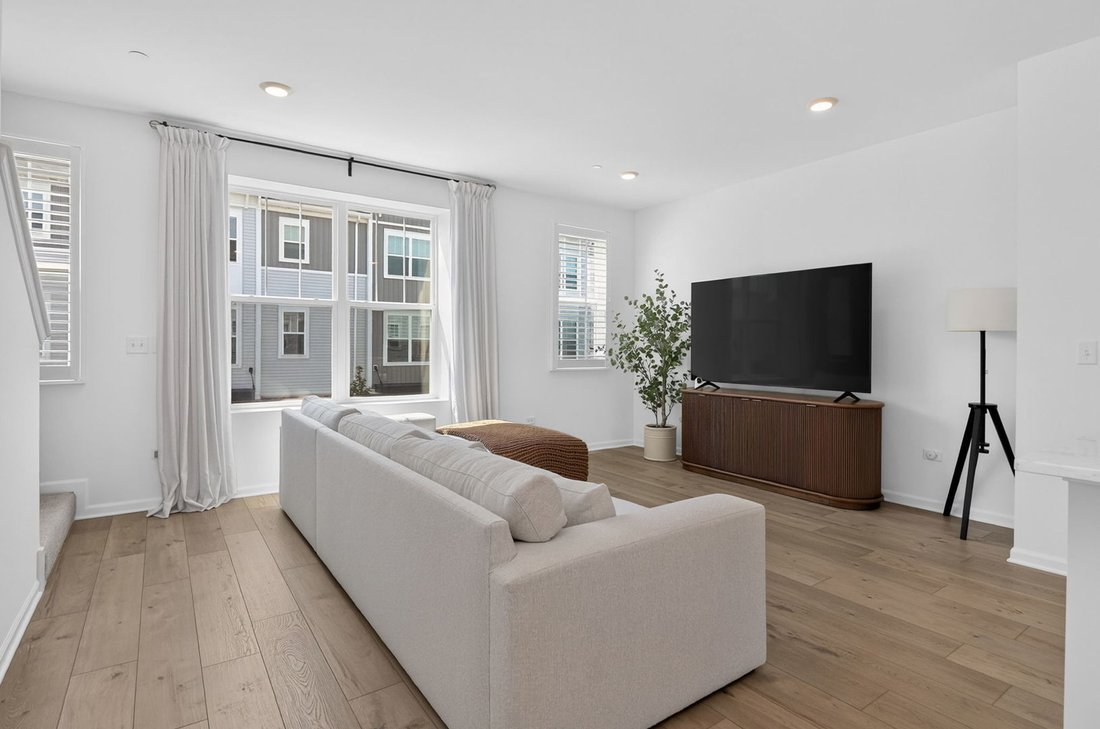 Townhouse in Des Plaines, Illinois, United States 5 - 18695085