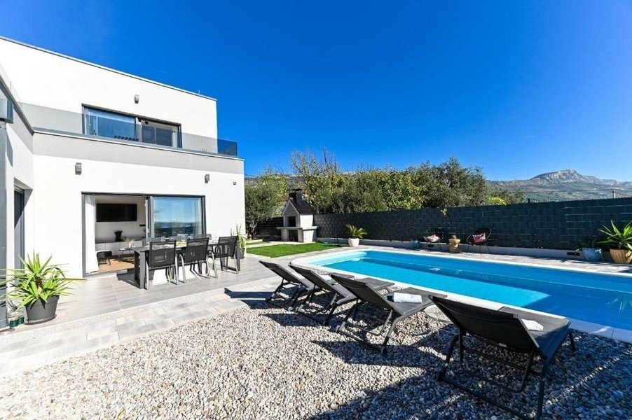 Villa in Kastel Novi, Split-Dalmatia County, Croatia 4 - 18695736