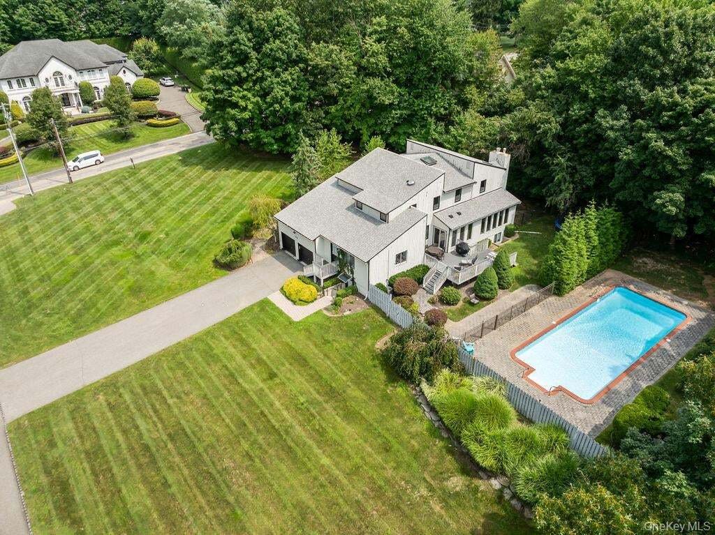 House in Airmont, New York, United States 3 - 18694429