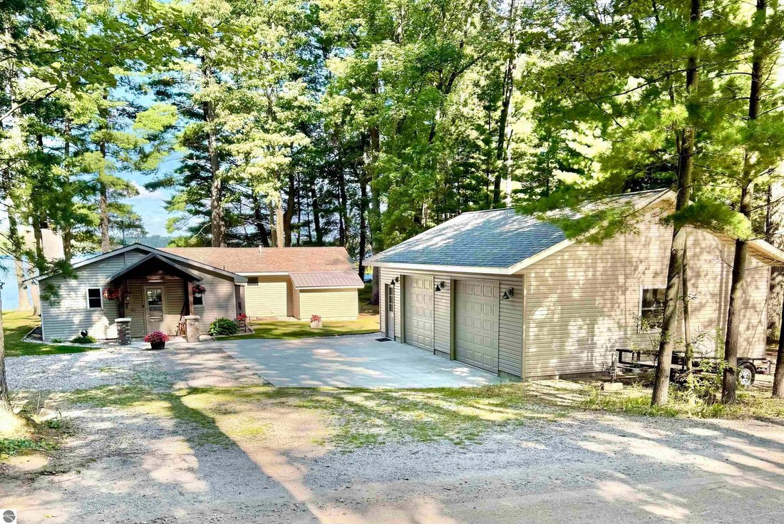House in Lake City, Michigan, United States 2 - 18694509