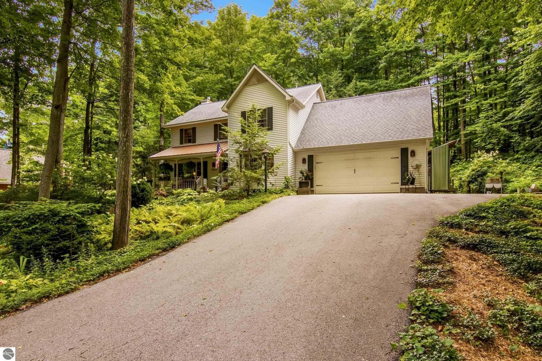 House in Garfield Township, Michigan, United States 2 - 18694487