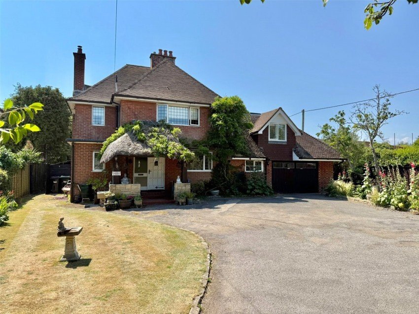 House in Milford on Sea, England 1 - 17510467