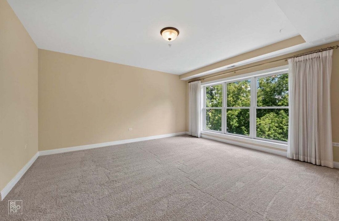 Condo in Batavia, Illinois, United States 2 - 18695022