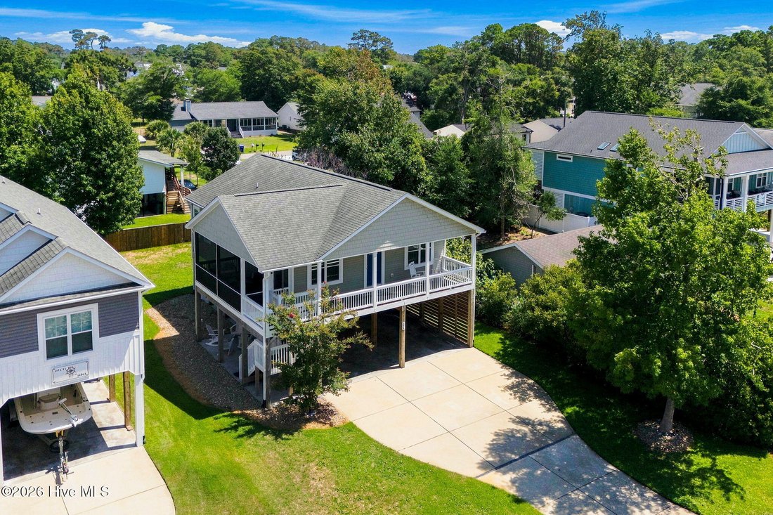 House in Oak Island, North Carolina, United States 4 - 18694905