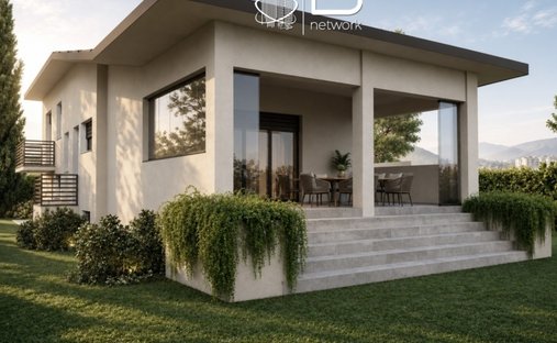 Villa in Pietrasanta, Tuscany, Italy 1
