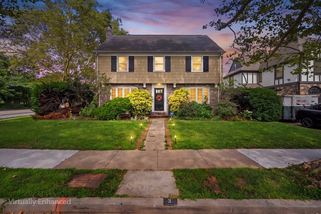 House in Rockville Centre, New York, United States 1 - 18695593