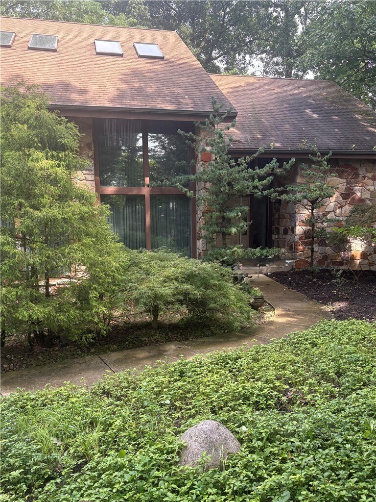 House in Coraopolis, Pennsylvania, United States 1 - 18695283