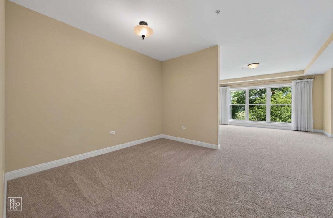 Condo in Batavia, Illinois, United States 5 - 18695022