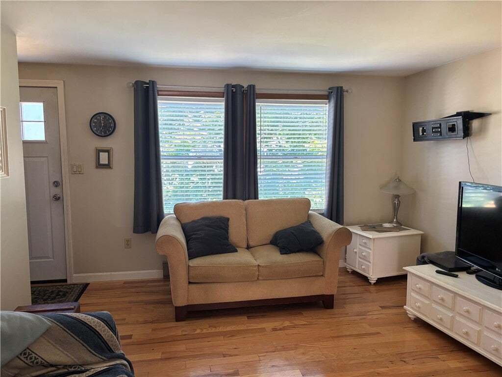 Westerly, Rhode Island, United States 4 - 18694837