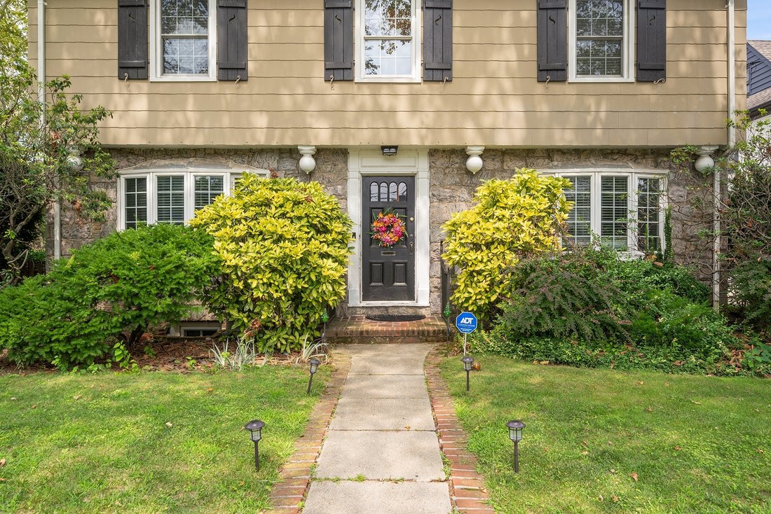 House in Rockville Centre, New York, United States 3 - 18695593