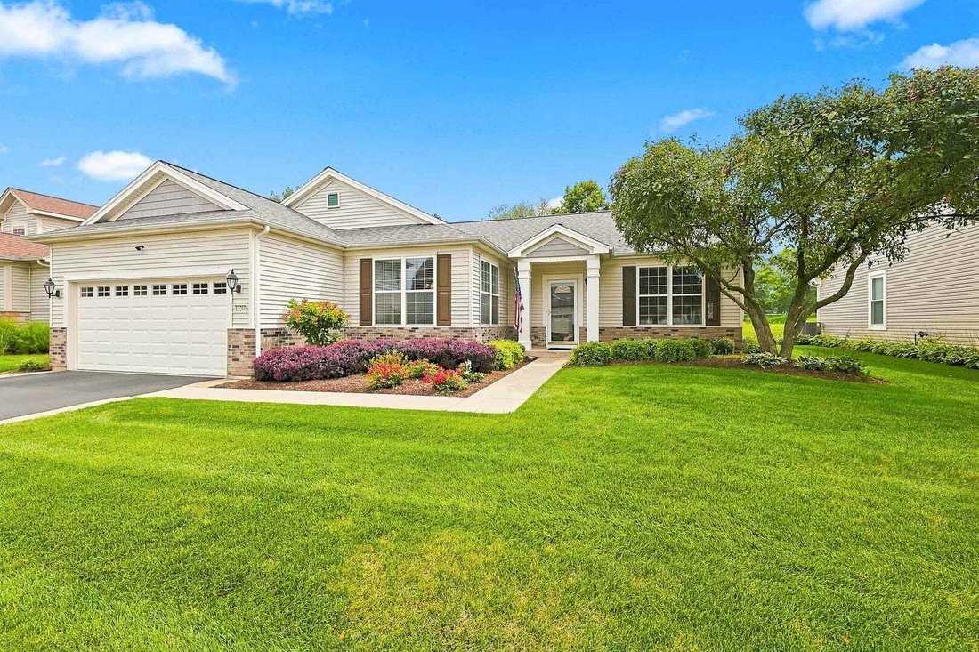 House in Huntley, Illinois, United States 1 - 18694936