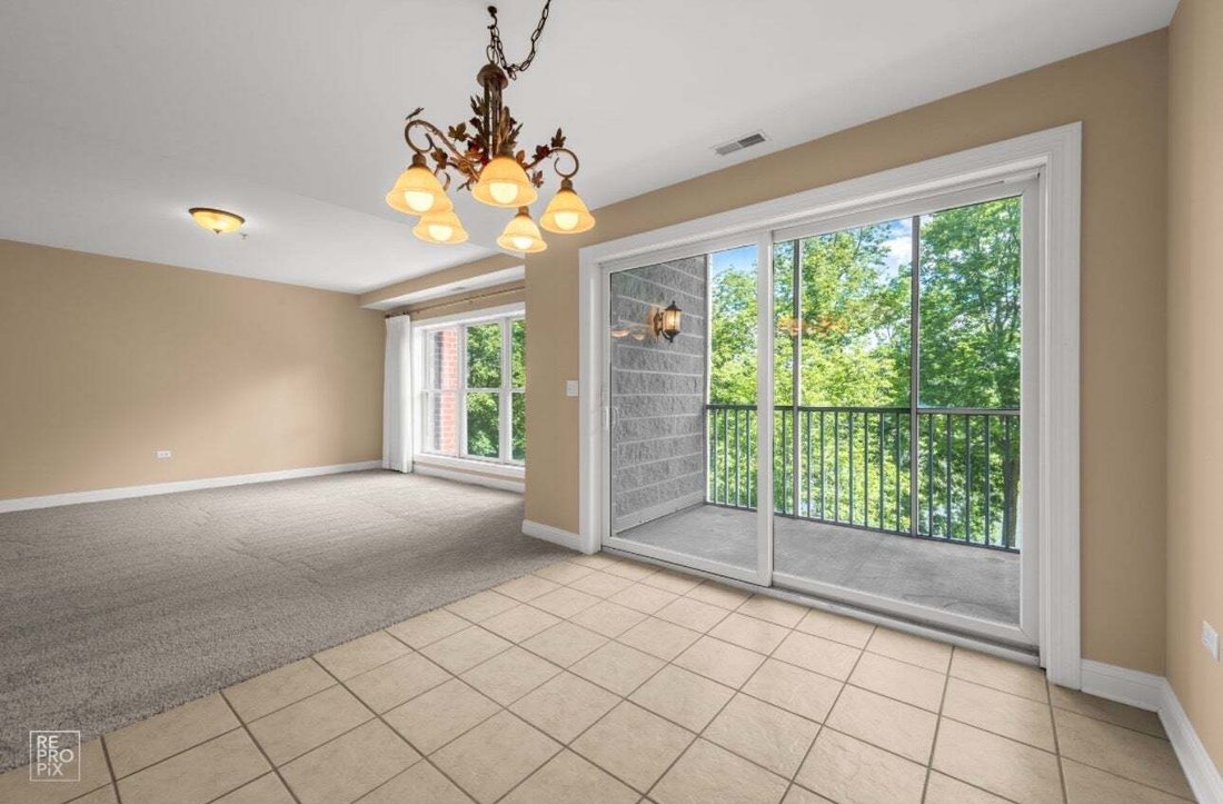 Condo in Batavia, Illinois, United States 3 - 18695022
