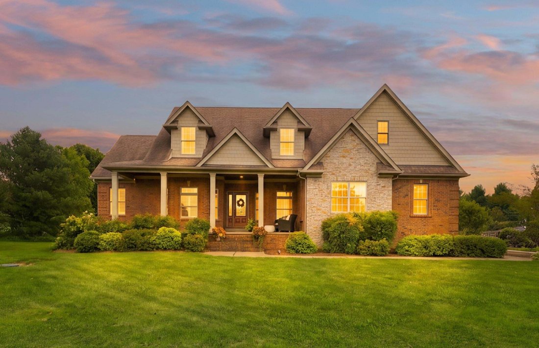 House in Midway, Kentucky, United States 1 - 18694617