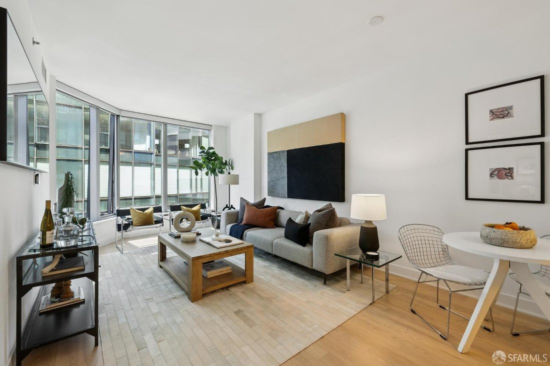 Condo in San Francisco, California, United States 3 - 18694648
